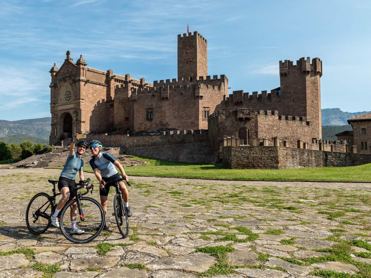 Pedaleamos a través de la historia y el paisaje de NAVARRA 
